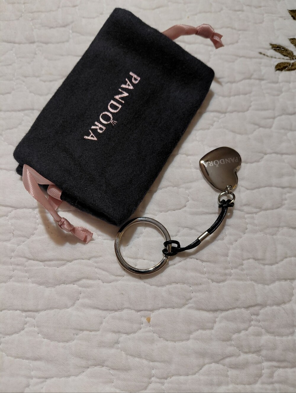 Pandora Heart Key Chain, silver tone. 3.25" long, 8.42 grams